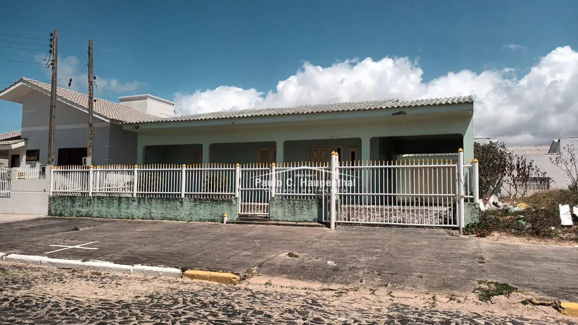 Foto 2 de Casa com 3 quartos à venda, 300m2 em Balneario Arroio Do Silva - SC