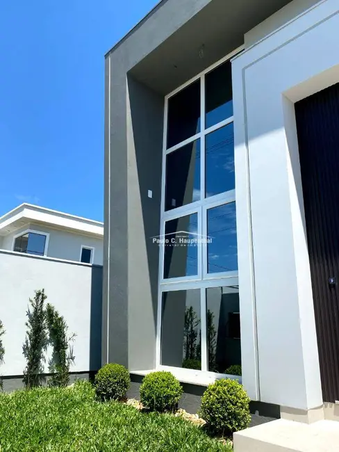 Casa com 3 quartos à venda, 315m2 em Ararangua - SC - imagem 5 Foto 5 de Casa com 3 quartos à venda, 315m2 em Ararangua - SC