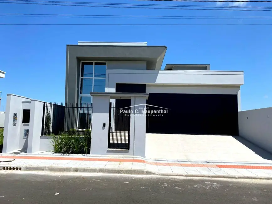 Casa com 3 quartos à venda, 315m2 em Ararangua - SC - imagem 4 Foto 4 de Casa com 3 quartos à venda, 315m2 em Ararangua - SC