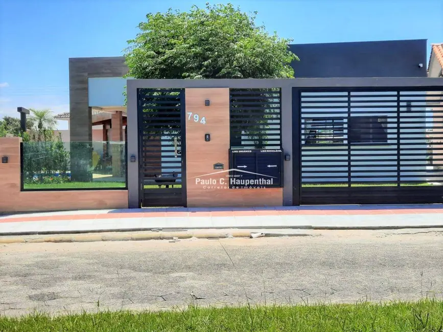 Foto 1 de Casa com 4 quartos à venda, 520m2 em Balneario Arroio Do Silva - SC