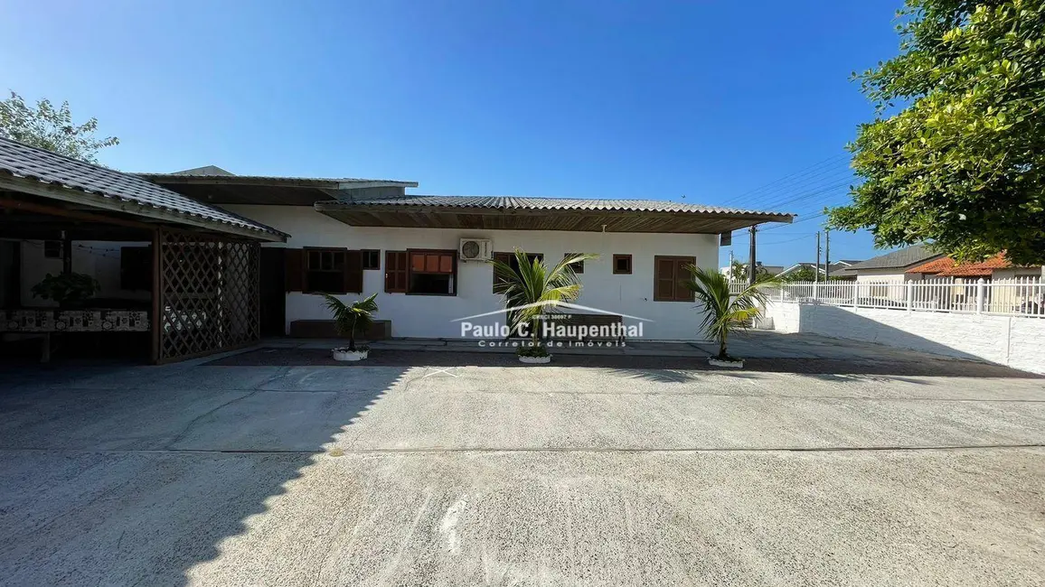 Foto 1 de Casa com 9 quartos à venda, 600m2 em Balneario Arroio Do Silva - SC