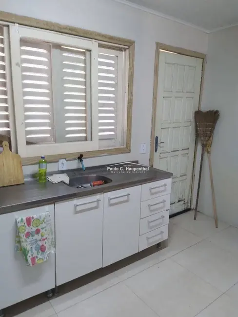 Casa com 2 quartos à venda, 300m2 em Balneario Arroio Do Silva - SC - imagem 9 Foto 9 de Casa com 2 quartos à venda, 300m2 em Balneario Arroio Do Silva - SC