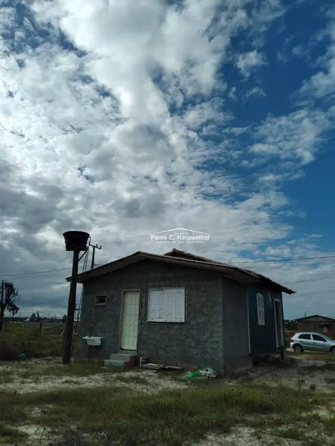 Casa com 2 quartos à venda, 300m2 em Balneario Arroio Do Silva - SC - imagem 1 Foto 1 de Casa com 2 quartos à venda, 300m2 em Balneario Arroio Do Silva - SC