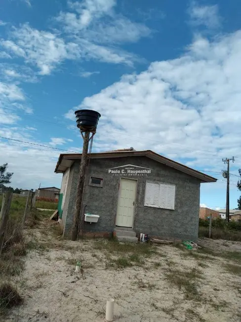 Casa com 2 quartos à venda, 300m2 em Balneario Arroio Do Silva - SC - imagem 3 Foto 3 de Casa com 2 quartos à venda, 300m2 em Balneario Arroio Do Silva - SC