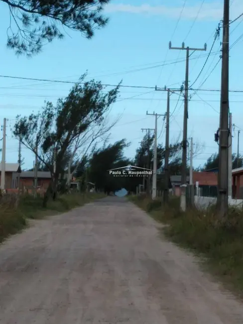 Casa com 2 quartos à venda, 300m2 em Balneario Arroio Do Silva - SC - imagem 4 Foto 4 de Casa com 2 quartos à venda, 300m2 em Balneario Arroio Do Silva - SC