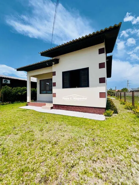 Casa com 2 quartos à venda, 300m2 em Balneario Arroio Do Silva - SC - imagem 2 Foto 2 de Casa com 2 quartos à venda, 300m2 em Balneario Arroio Do Silva - SC