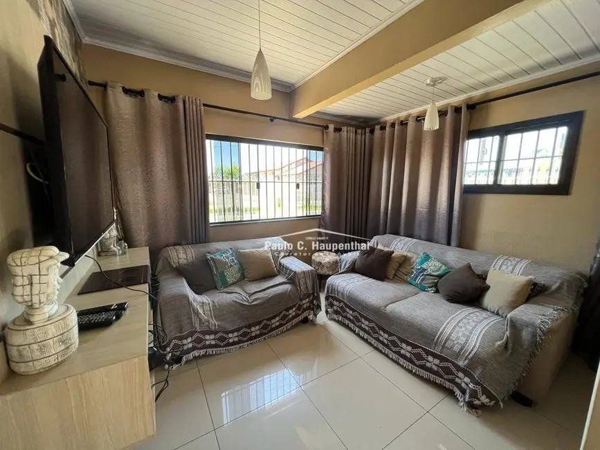 Foto 9 de Casa com 3 quartos à venda, 204m2 em Balneario Arroio Do Silva - SC