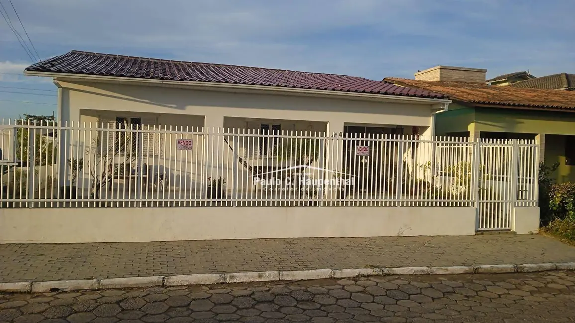 Foto 3 de Casa com 3 quartos à venda, 360m2 em Balneario Arroio Do Silva - SC