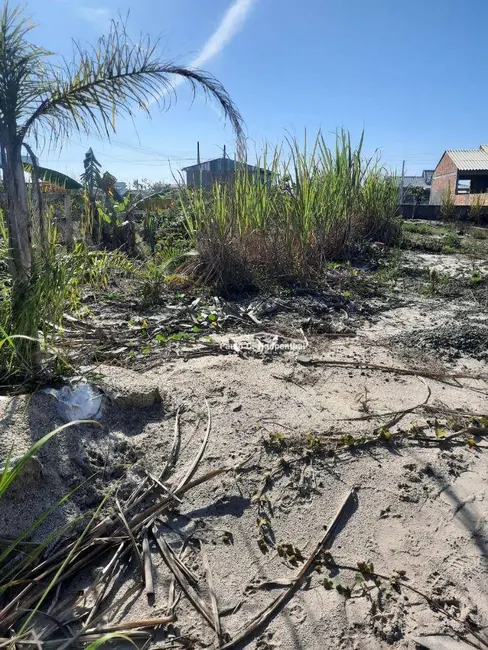 Foto 2 de Terreno / Lote à venda, 300m2 em Balneario Arroio Do Silva - SC