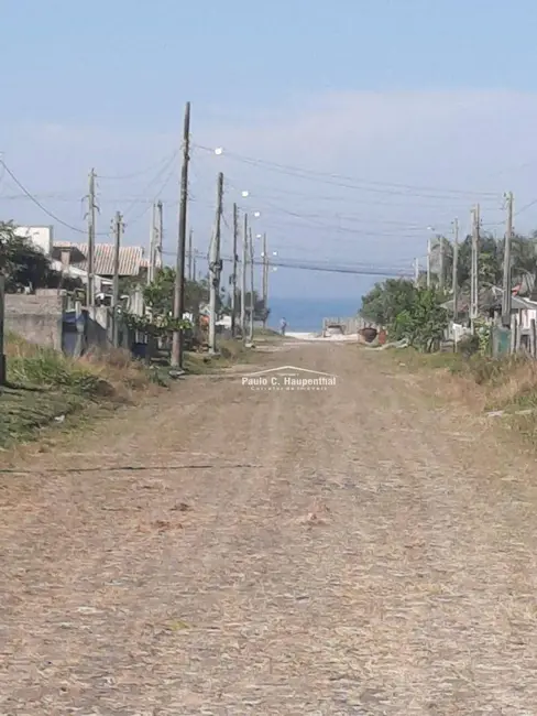 Foto 1 de Terreno / Lote à venda, 300m2 em Balneario Arroio Do Silva - SC