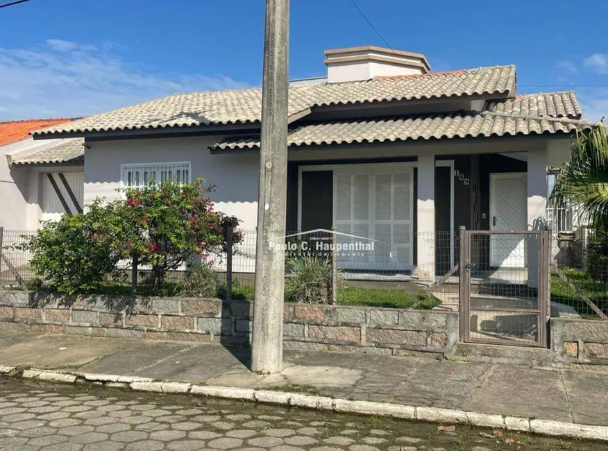 Foto 2 de Casa com 2 quartos à venda, 120m2 em Balneario Arroio Do Silva - SC