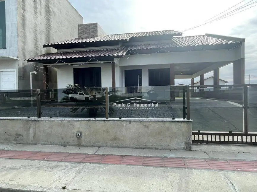 Casa com 3 quartos à venda, 300m2 em Balneario Arroio Do Silva - SC - imagem 5 Foto 5 de Casa com 3 quartos à venda, 300m2 em Balneario Arroio Do Silva - SC