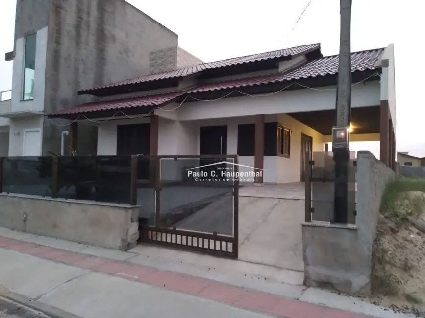 Casa com 3 quartos à venda, 300m2 em Balneario Arroio Do Silva - SC - imagem 8 Foto 8 de Casa com 3 quartos à venda, 300m2 em Balneario Arroio Do Silva - SC