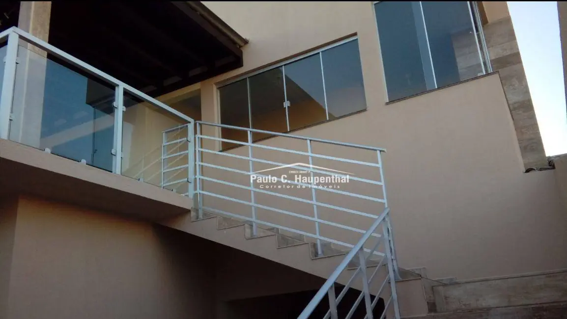 Casa com 5 quartos à venda, 360m2 em Centro, Balneario Arroio Do Silva - SC - imagem 4 Foto 4 de Casa com 5 quartos à venda, 360m2 em Centro, Balneario Arroio Do Silva - SC