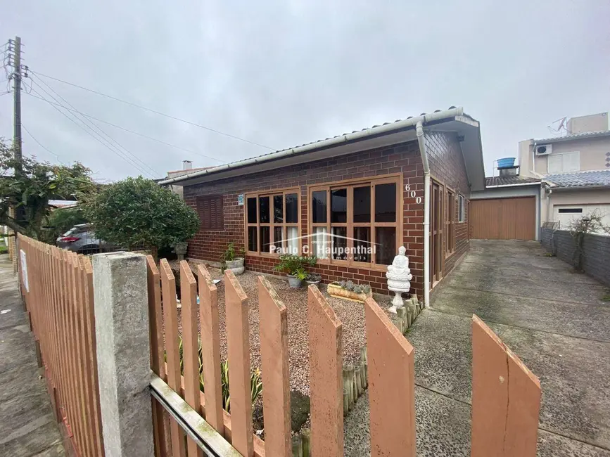 Foto 1 de Casa com 2 quartos à venda, 300m2 em Balneario Arroio Do Silva - SC