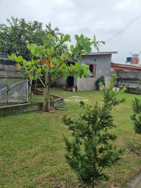 Casa com 2 quartos à venda, 600m2 em Balneario Arroio Do Silva - SC - imagem 3 Foto 3 de Casa com 2 quartos à venda, 600m2 em Balneario Arroio Do Silva - SC