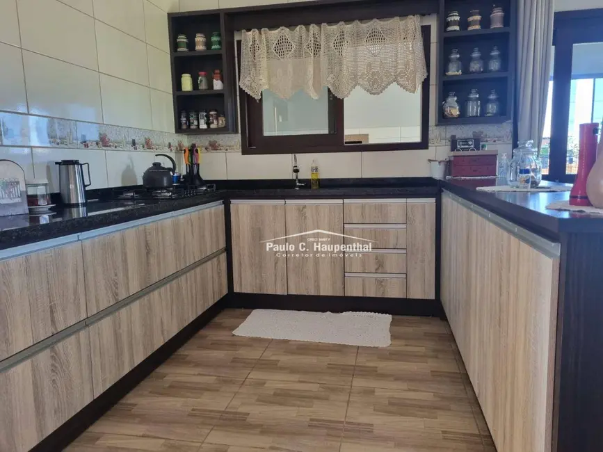 Casa com 2 quartos à venda, 600m2 em Balneario Arroio Do Silva - SC - imagem 5 Foto 5 de Casa com 2 quartos à venda, 600m2 em Balneario Arroio Do Silva - SC