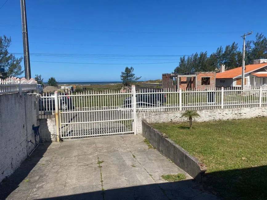 Foto 2 de Casa com 3 quartos à venda, 270m2 em Balneario Arroio Do Silva - SC