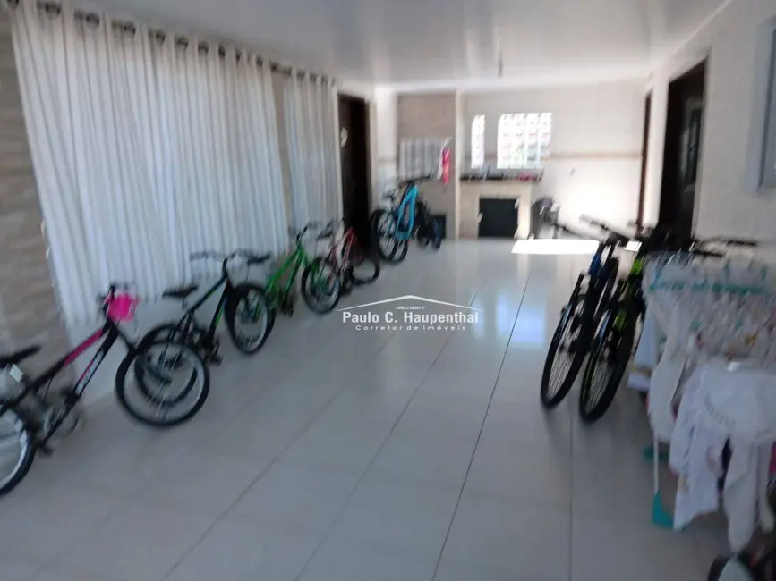 Foto 2 de Casa com 3 quartos à venda, 225m2 em Coloninha, Ararangua - SC