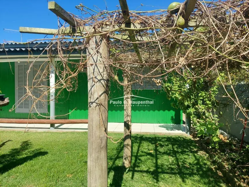 Foto 2 de Casa com 3 quartos à venda, 300m2 em Balneario Arroio Do Silva - SC