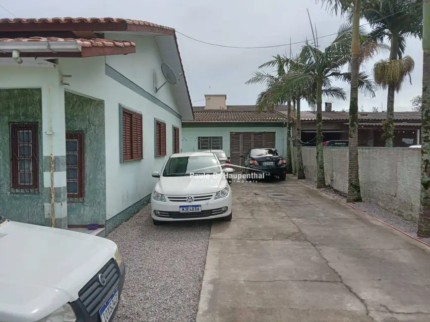 Casa com 3 quartos à venda, 375m2 em Lagoão, Ararangua - SC - imagem 9 Foto 9 de Casa com 3 quartos à venda, 375m2 em Lagoão, Ararangua - SC