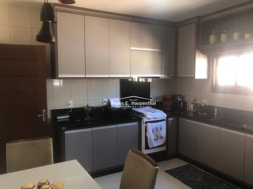 Foto 2 de Casa com 3 quartos à venda, 300m2 em Balneario Arroio Do Silva - SC