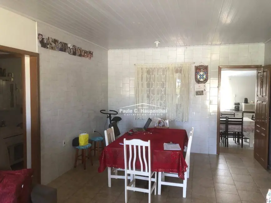Casa com 3 quartos à venda, 300m2 em Centro, Balneario Arroio Do Silva - SC - imagem 3 Foto 3 de Casa com 3 quartos à venda, 300m2 em Centro, Balneario Arroio Do Silva - SC