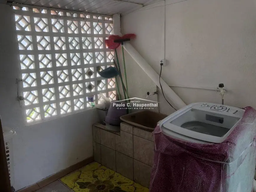 Casa com 3 quartos à venda, 300m2 em Centro, Balneario Arroio Do Silva - SC - imagem 8 Foto 8 de Casa com 3 quartos à venda, 300m2 em Centro, Balneario Arroio Do Silva - SC