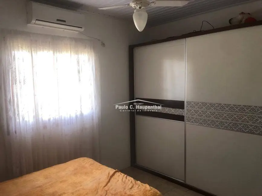 Casa com 3 quartos à venda, 300m2 em Centro, Balneario Arroio Do Silva - SC - imagem 6 Foto 6 de Casa com 3 quartos à venda, 300m2 em Centro, Balneario Arroio Do Silva - SC