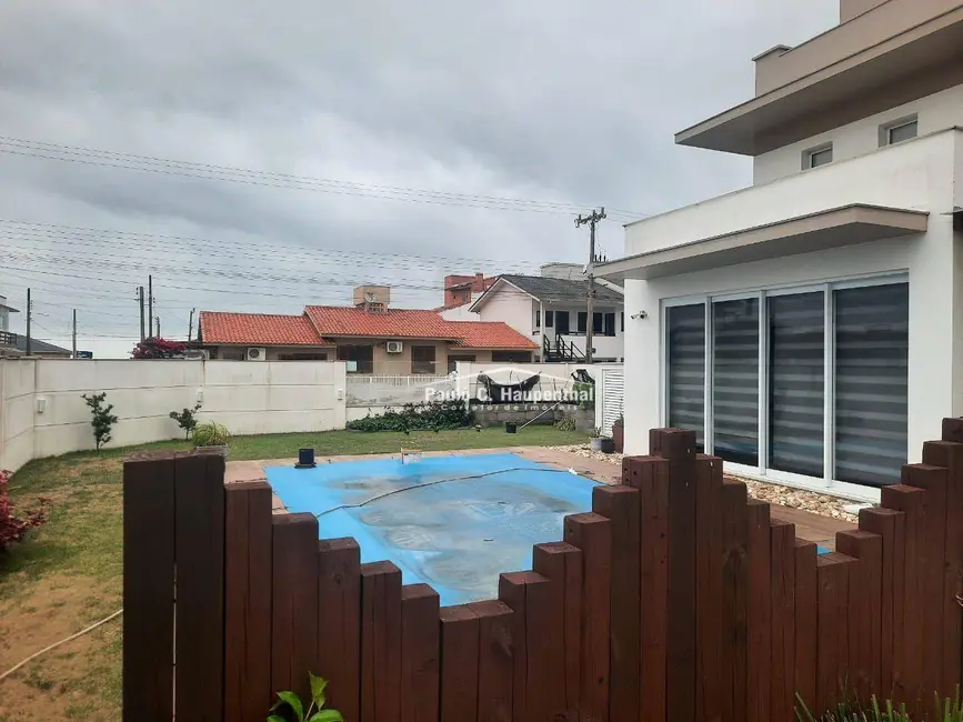 Foto 5 de Casa com 3 quartos à venda, 720m2 em Centro, Balneario Arroio Do Silva - SC
