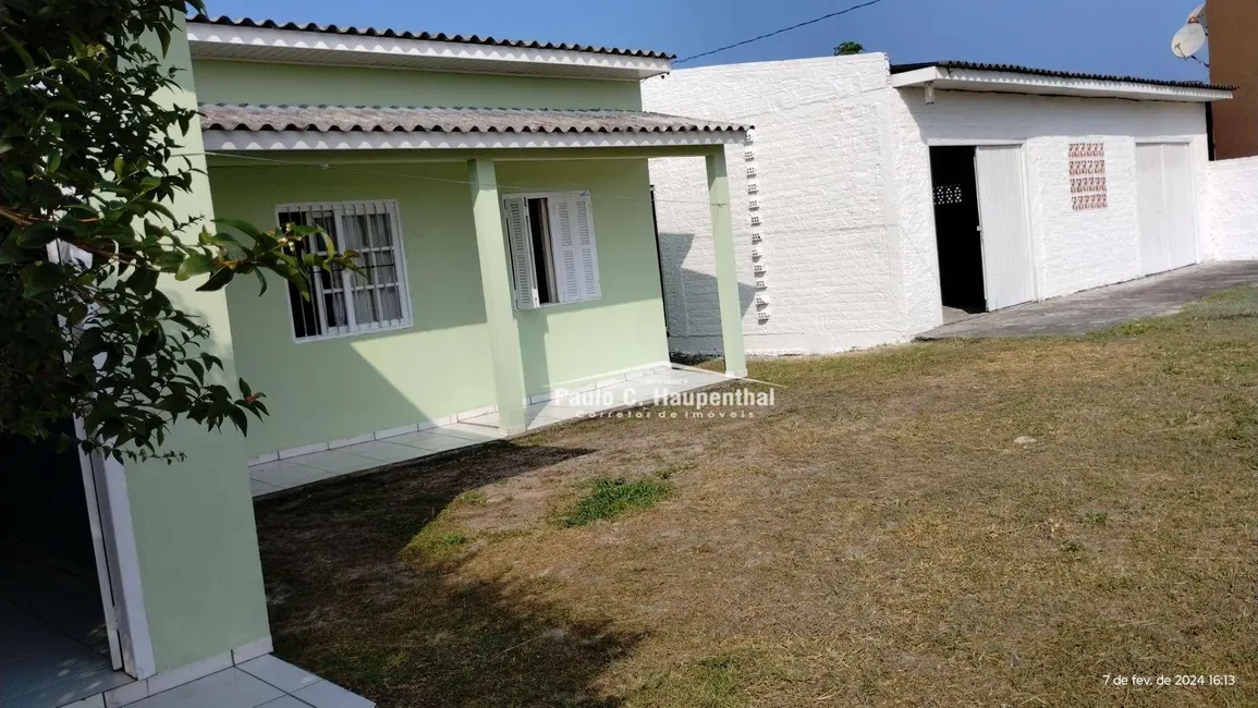 Casa com 3 quartos à venda, 300m2 em Balneario Arroio Do Silva - SC - imagem 7 Foto 7 de Casa com 3 quartos à venda, 300m2 em Balneario Arroio Do Silva - SC