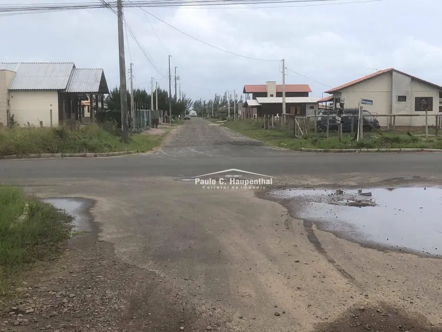 Foto 3 de Terreno / Lote à venda, 300m2 em Balneario Arroio Do Silva - SC