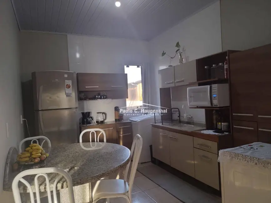 Foto 3 de Casa com 2 quartos à venda, 300m2 em Balneario Arroio Do Silva - SC