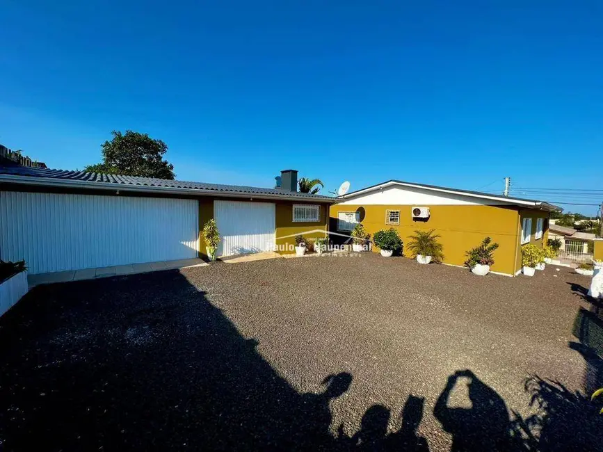 Casa com 3 quartos à venda, 450m2 em Jardim das Avenidas, Ararangua - SC - imagem 4 Foto 4 de Casa com 3 quartos à venda, 450m2 em Jardim das Avenidas, Ararangua - SC