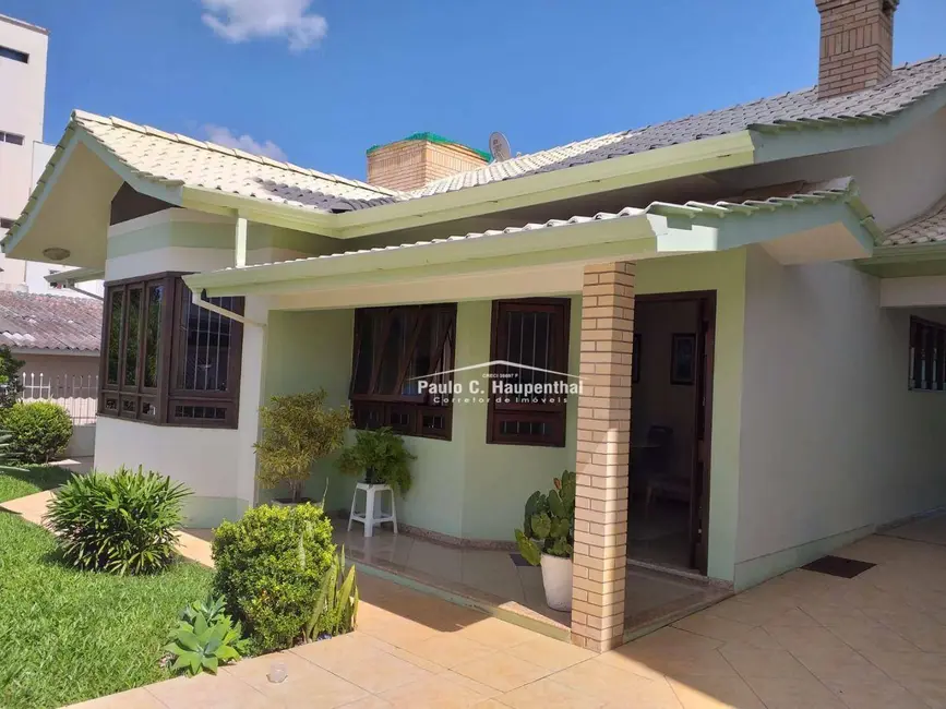 Foto 1 de Casa com 3 quartos à venda, 622m2 em Centro, Ararangua - SC