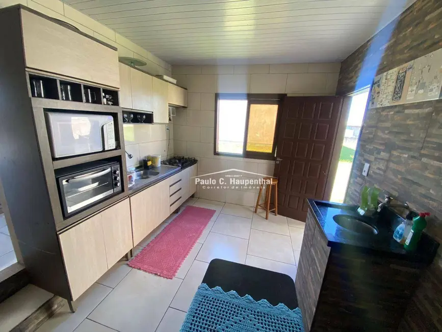 Casa com 3 quartos à venda, 270m2 em Centro, Balneario Arroio Do Silva - SC - imagem 7 Foto 7 de Casa com 3 quartos à venda, 270m2 em Centro, Balneario Arroio Do Silva - SC