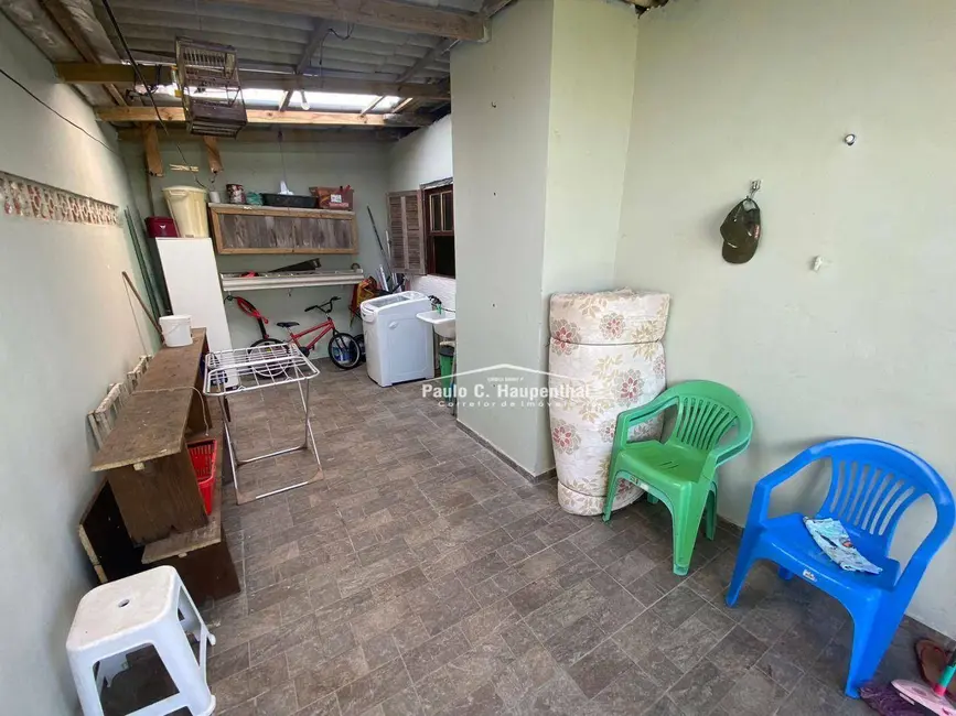 Casa com 3 quartos à venda, 270m2 em Centro, Balneario Arroio Do Silva - SC - imagem 8 Foto 8 de Casa com 3 quartos à venda, 270m2 em Centro, Balneario Arroio Do Silva - SC