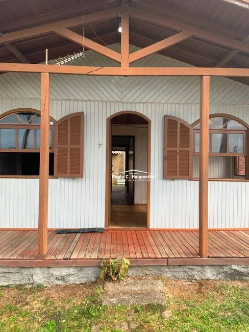 Foto 3 de Casa com 3 quartos para alugar, 300m2 em Balneario Arroio Do Silva - SC