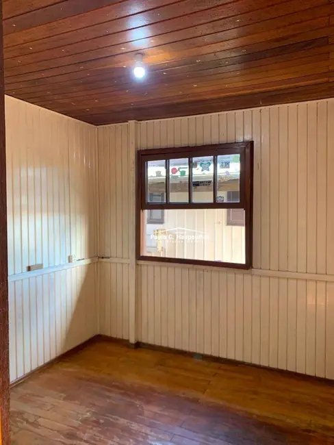 Foto 9 de Casa com 3 quartos para alugar, 300m2 em Balneario Arroio Do Silva - SC