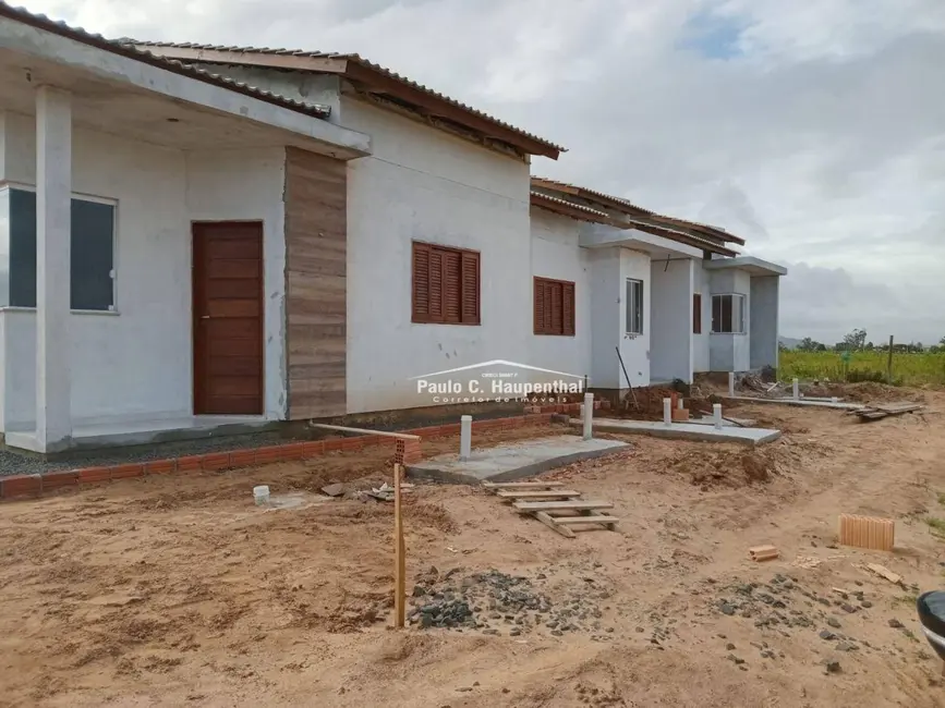 Foto 1 de Casa com 2 quartos à venda, 100m2 em Coloninha, Ararangua - SC