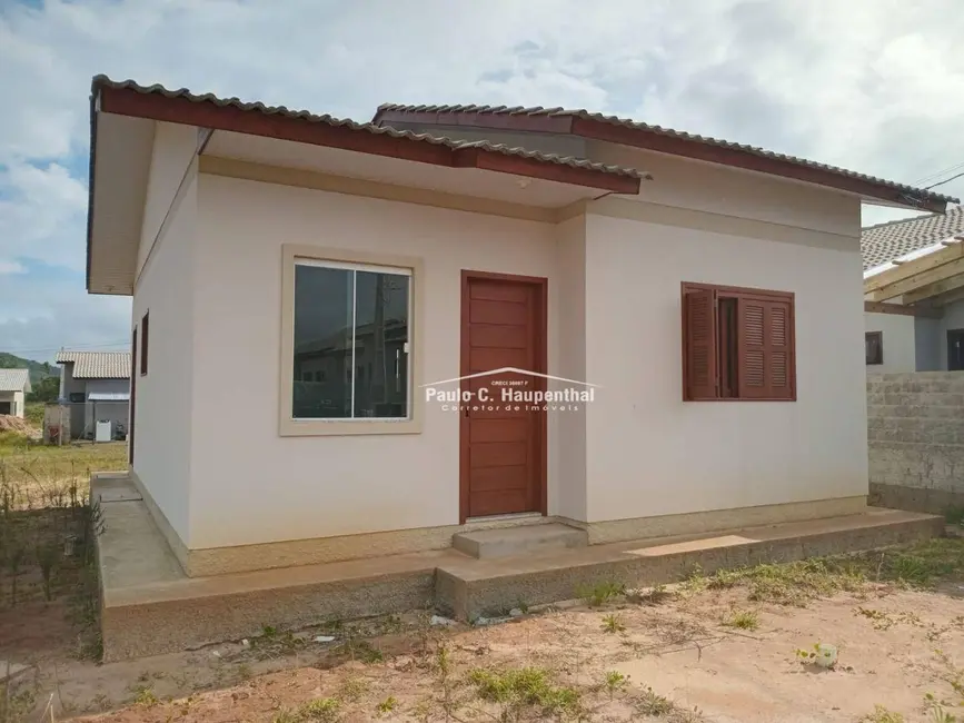 Foto 1 de Casa com 2 quartos à venda, 100m2 em Coloninha, Ararangua - SC