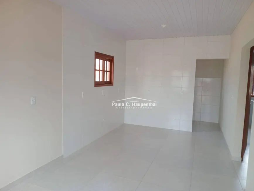 Casa com 2 quartos à venda, 100m2 em Coloninha, Ararangua - SC - imagem 4 Foto 4 de Casa com 2 quartos à venda, 100m2 em Coloninha, Ararangua - SC