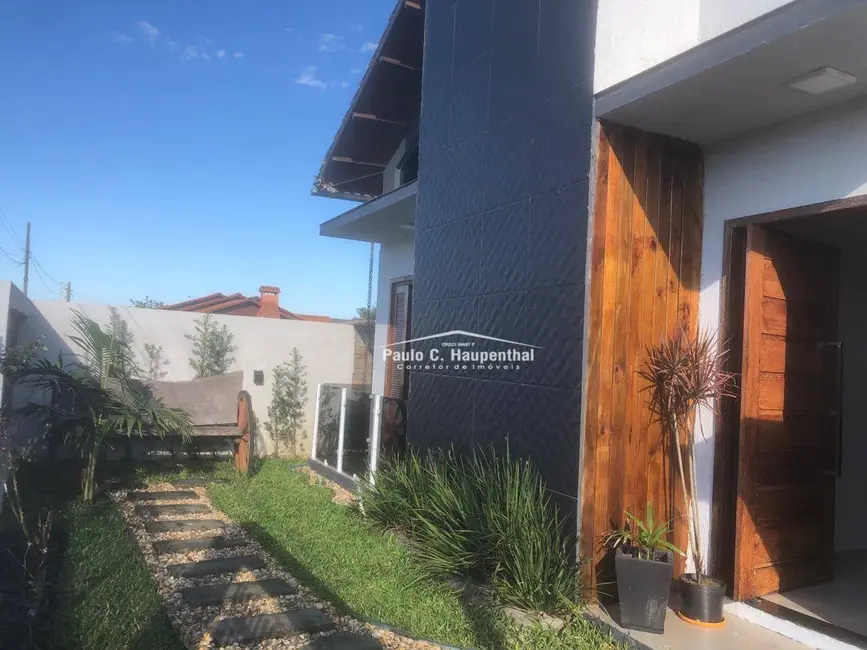 Foto 3 de Casa com 3 quartos à venda, 300m2 em Centro, Balneario Arroio Do Silva - SC