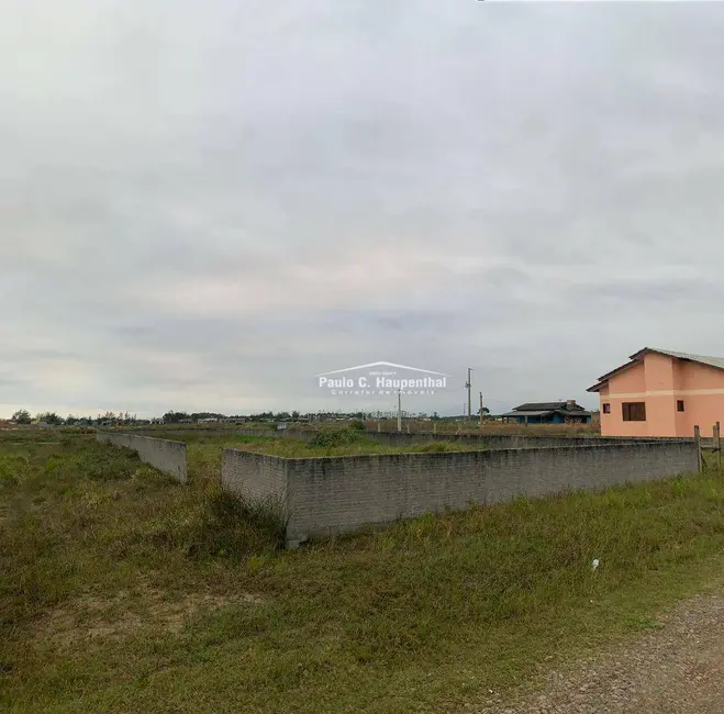 Foto 1 de Terreno / Lote à venda, 300m2 em Balneario Arroio Do Silva - SC
