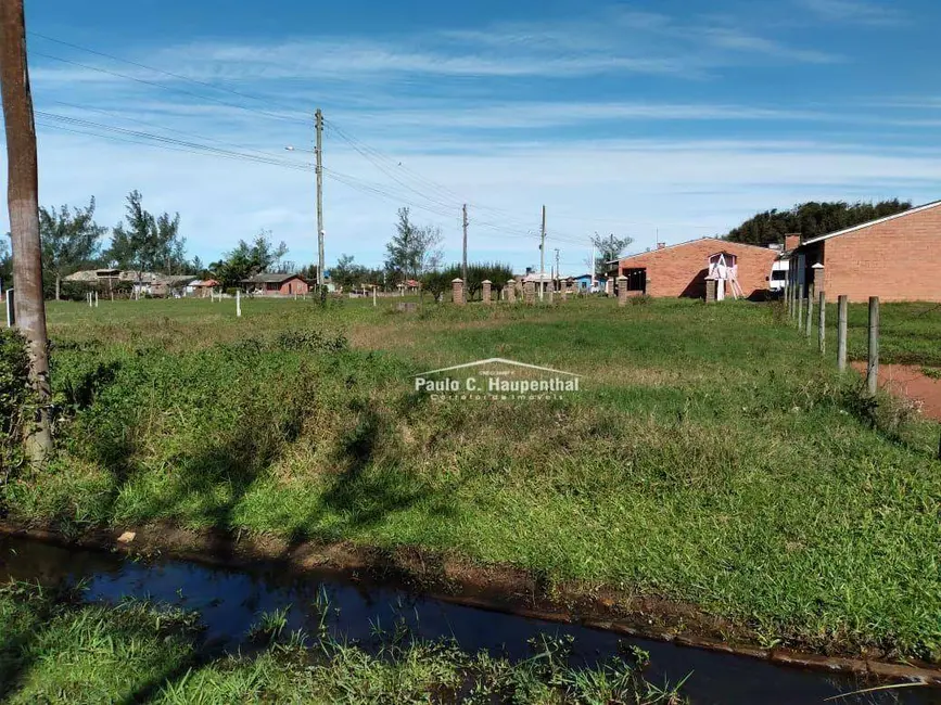 Foto 3 de Terreno / Lote à venda, 300m2 em Balneario Arroio Do Silva - SC