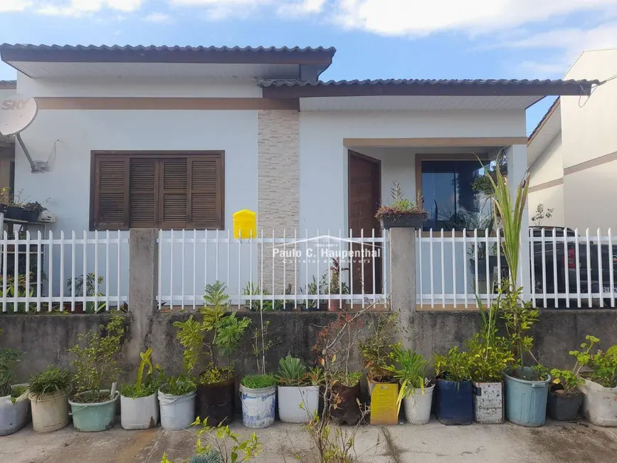 Foto 1 de Casa com 2 quartos à venda, 156m2 em Coloninha, Ararangua - SC
