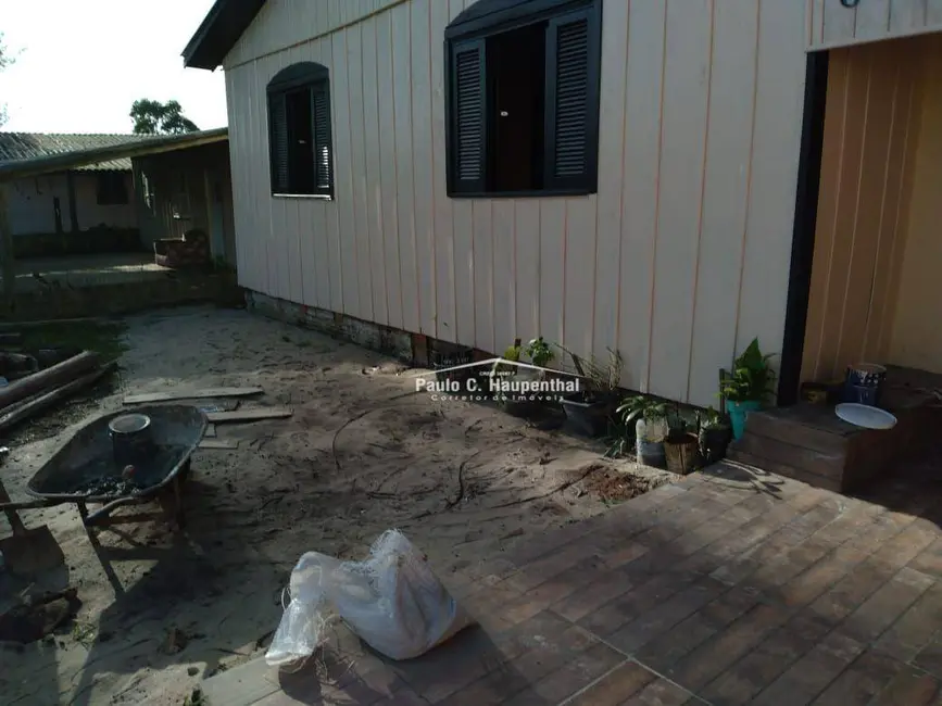 Foto 2 de Casa com 3 quartos à venda, 300m2 em Balneario Arroio Do Silva - SC