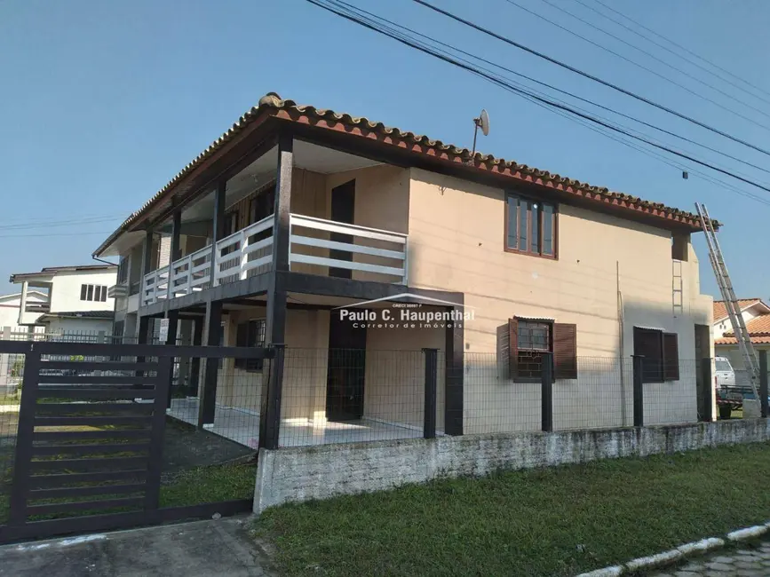 Foto 1 de Casa com 7 quartos à venda, 325m2 em Balneario Arroio Do Silva - SC