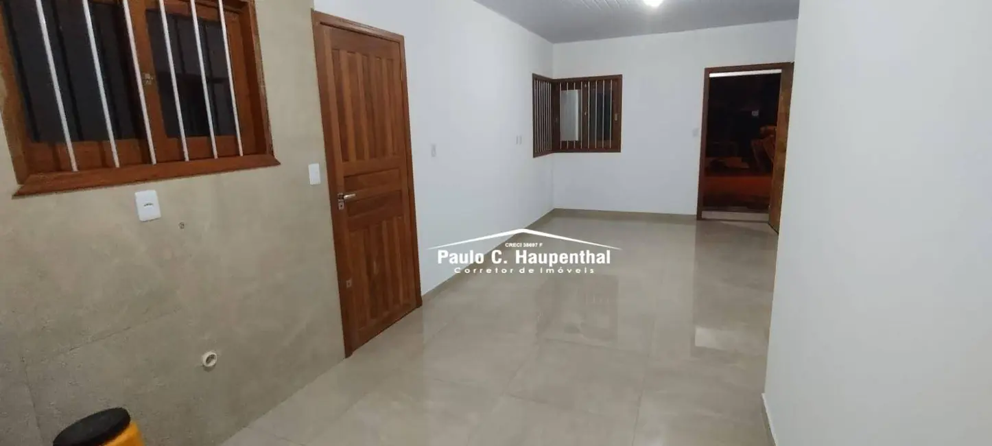 Foto 4 de Casa com 3 quartos à venda, 150m2 em Balneario Arroio Do Silva - SC