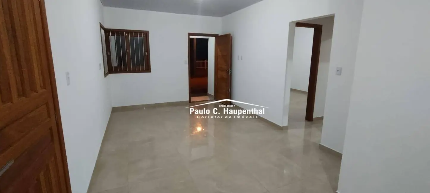 Foto 2 de Casa com 3 quartos à venda, 150m2 em Balneario Arroio Do Silva - SC
